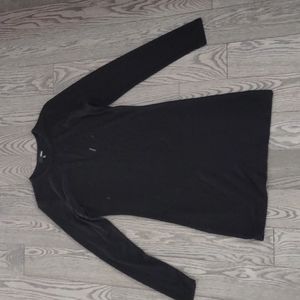 Beautiful black stretchy dress by Wilfred 🍀